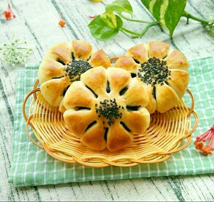 花样芝麻面包,味道也很棒!