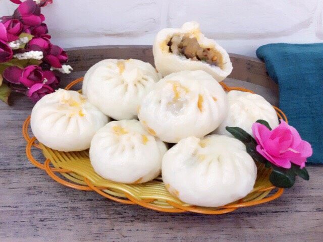 茄子辣椒卤肉包,我先咬一口,好烫,好香