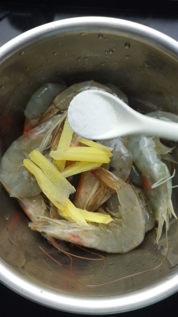 避风塘炒虾,半勺食盐