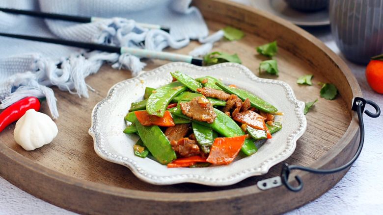 美味小炒 肉片炒荷兰豆,成品图。