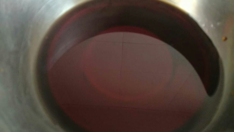 捞拌什锦(附捞汁的做法),另找一个容器,加入<a style='color:red;display:inline-block;' href='/shicai/ 788'>生抽</a>。