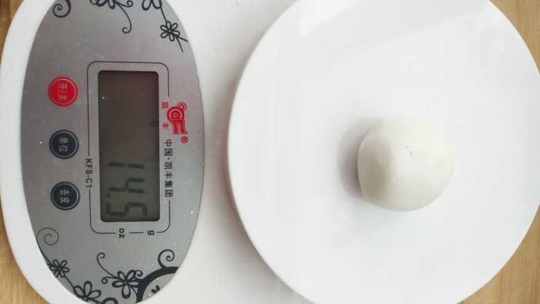多仁汤圆,糯米团做好，称量的目的是要保证每个汤圆的大小要一致