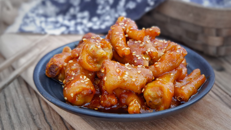 韩式辣炒鸡爪,百搭小食,成品图~
