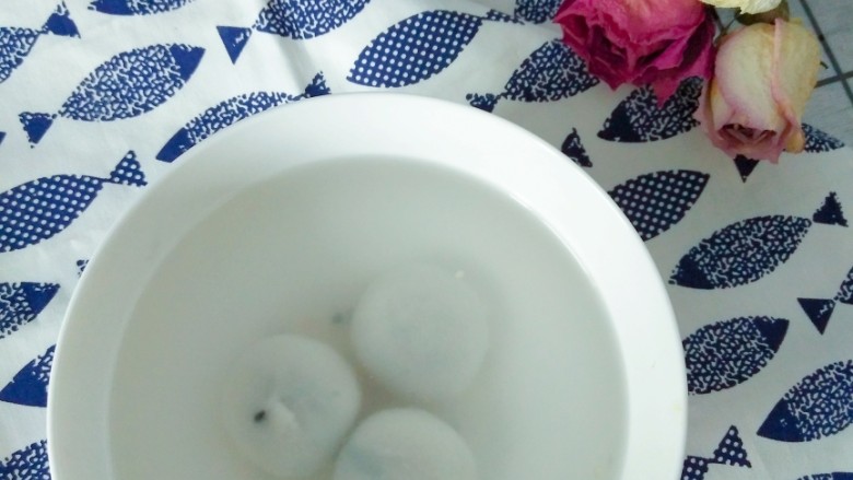 多仁汤圆,拍个美美的照，开吃！