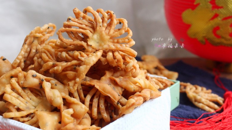 年味~花式炸麻叶,香香脆脆的,一口一个~停不下来啊~