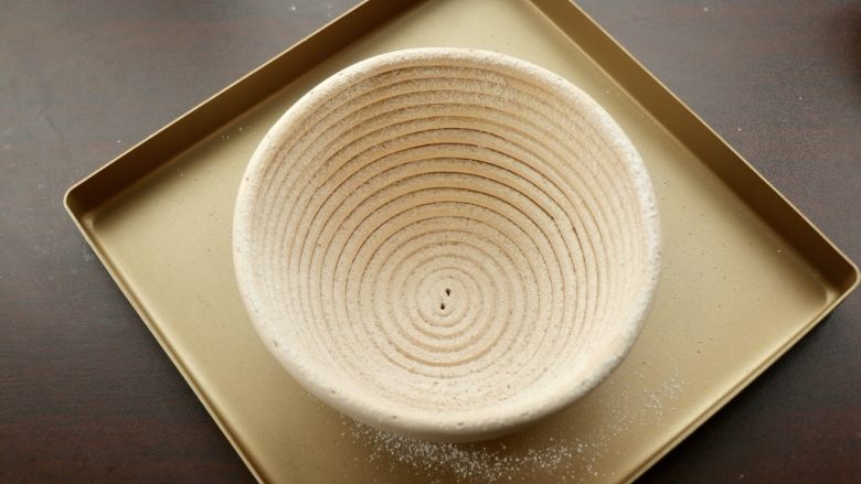 全麦乡村欧包,藤篮(20厘米)内筛粉