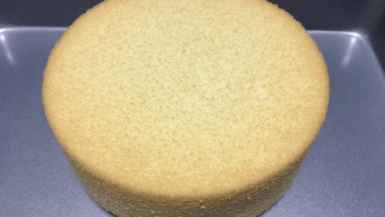 圣诞蛋糕,烤箱140度烤60分钟,倒扣冷却脱模
