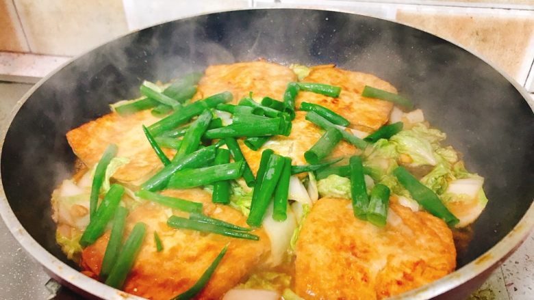 豆腐的形成,放上葱段