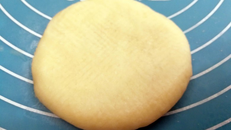 发面版酥烧饼(两种口味),或者圆形(甜味的)