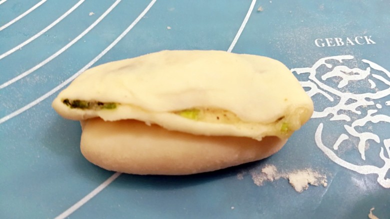 发面版酥烧饼(两种口味),再对折