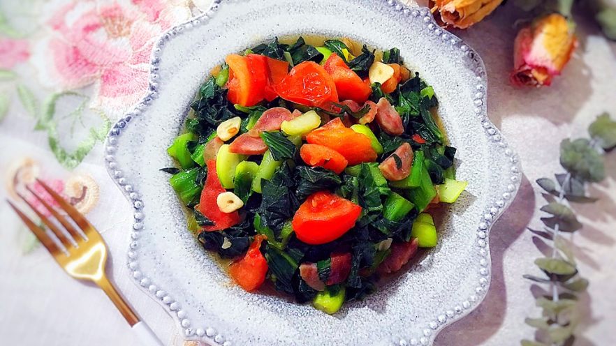 创意料理の迎春接福～蒜香小油菜番茄炒腊肠