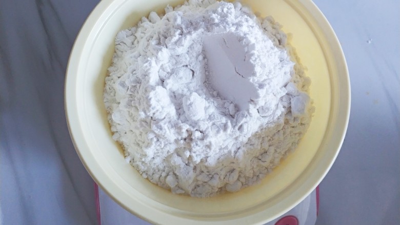 遇见小汤圆☞春天里的小确幸,旺旺和花朵。,取出其中50g。