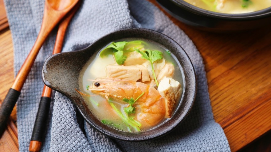 三文鱼豆腐海鲜汤