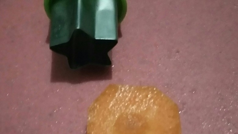 超详细小雪人❄沙拉步骤――治愈宝宝的不爱吃饭,取出模具,清洗干净,制作出造型。