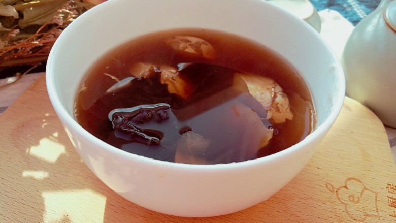 热夹湿感冒
对症覆杯即愈,倒出汤汁,与第一次汤汁混合