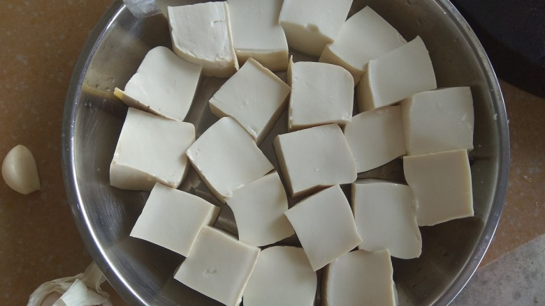 酿豆腐,白豆腐切片