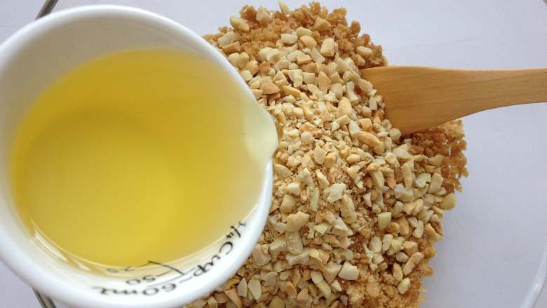 元宵节-四喜汤圆,将三样食材混合在一起后,倒入35g<a style='color:red;display:inline-block;' href='/shicai/ 140122'>玉米油</a>