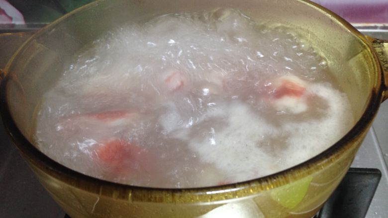 团团圆圆高颜值――
雨花石汤圆,锅中加水,大火将水烧开后放入汤圆,水再次沸腾后中火煮4一5分钟,等汤圆全都浮起就熟了