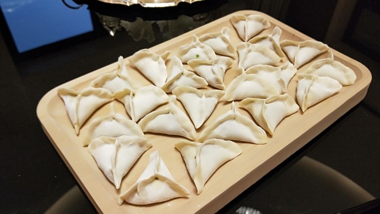 牛肉芹菜鸡蛋三角