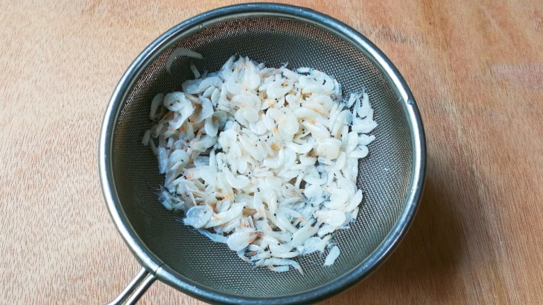一级虾皮大白菜条,冲洗沥干水,不然太咸