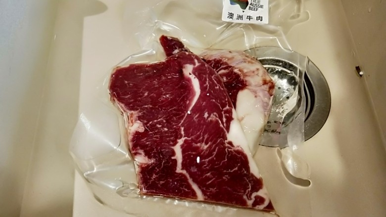 茄汁牛肉,嫩<a style='color:red;display:inline-block;' href='/shicai/ 216'>牛肉</a>500克。