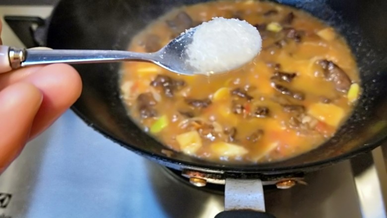 茄汁牛肉,<a style='color:red;display:inline-block;' href='/shicai/ 813'>鸡粉</a>3克?