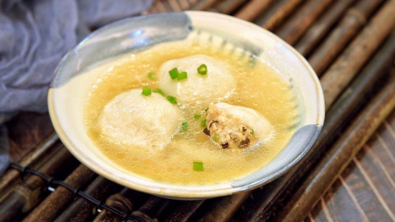 香菇肉馅汤圆,肉馅多汁鲜香,吃腻甜口的,来点咸口的吧