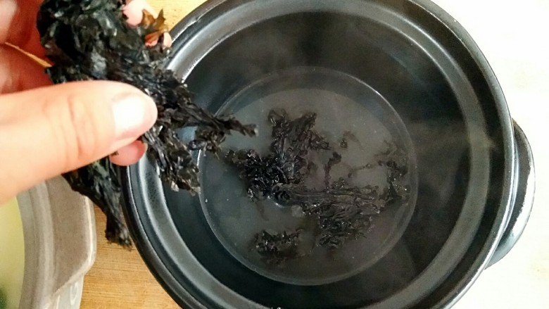 蛋满灌,再加入<a style='color:red;display:inline-block;' href='/shicai/ 273'>紫菜</a>。