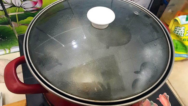 升级版腌笃鲜~不一样的杭帮菜,盖上锅盖,转小火,煮30分钟