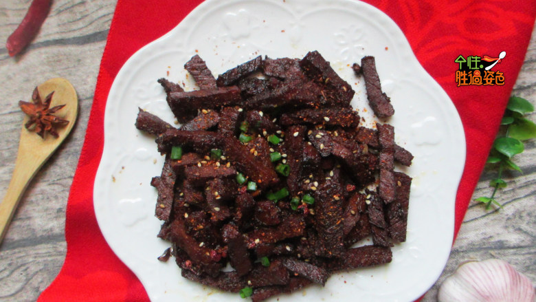 自制牛肉干,一根接着一根呀！追剧必备零食。