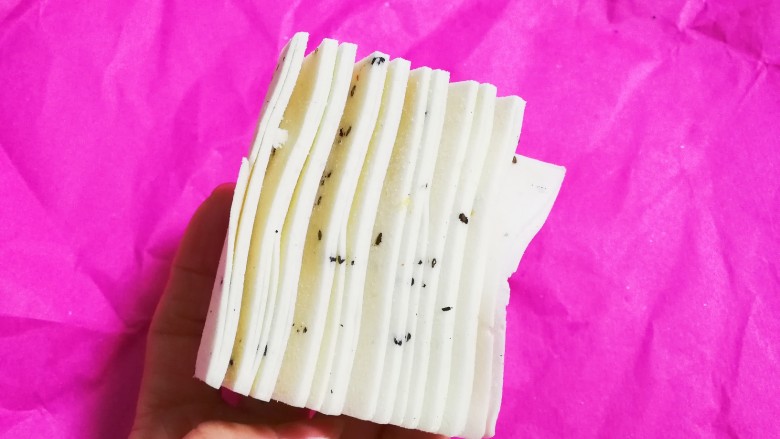 乡味+百花丛中金蝶飞,用手批开,这样子不会粘黏一起