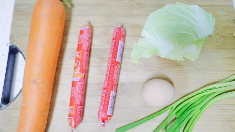 无调料&五香拌面,拌面的五种食材,白菜只要叶子,不要菜帮子。