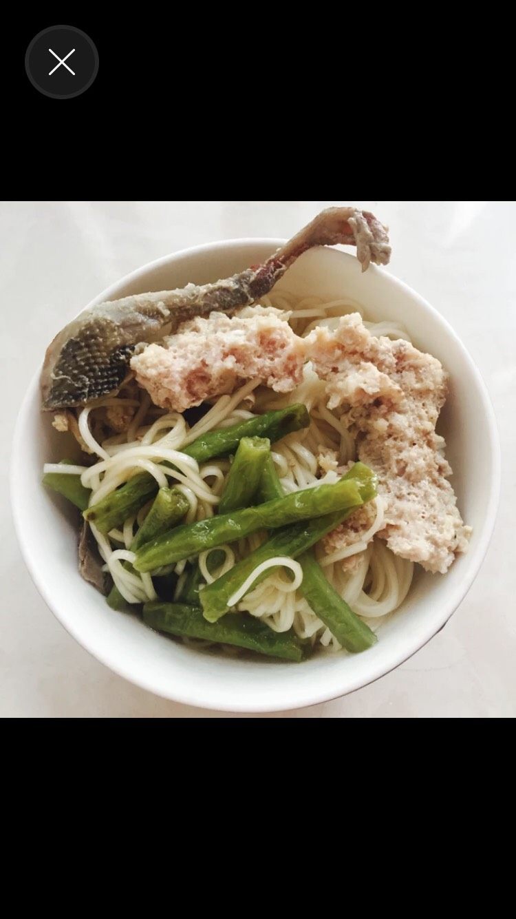 面面🍜,鸽子汤肉饼豆角面
材料
鸽子汤 豆角 面条 肉饼