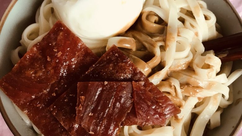 面面🍜,姐姐家吃的鸡蛋猪肉铺麻酱拌面
食材
鸡蛋 面条 猪肉铺 芝麻酱