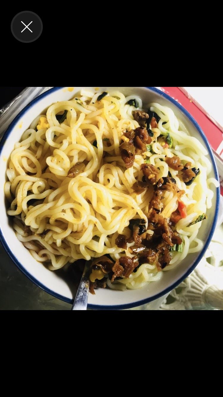 面面🍜,老干妈拌面
材料
老干妈辣酱 泡面