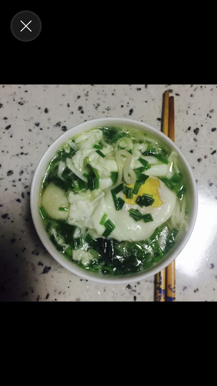 面面🍜,大蒜香葱鸡蛋面
材料
香葱末 大蒜 鸡蛋 面条