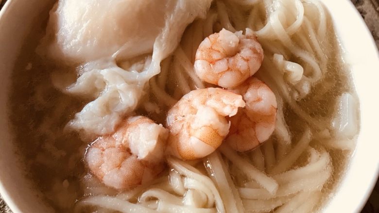 面面🍜,家里吃的虾仁鸡蛋汤面🍜
材料
鸡蛋 虾仁 面条