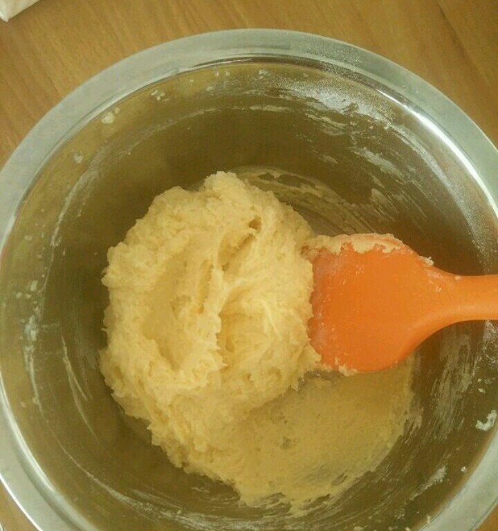 英式黄油蛋糕,翻拌均匀,看不见干粉即可。
