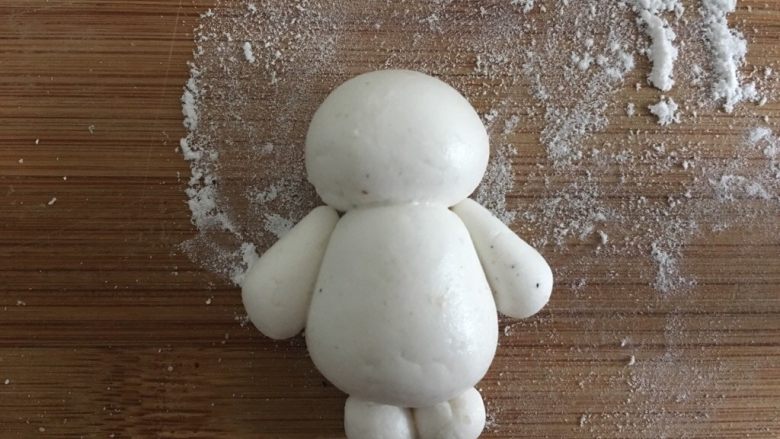 超能陆战队之萌神大白,做出两个脚丫站在身上