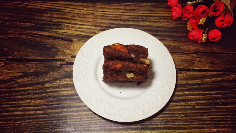 布朗尼,侧面……