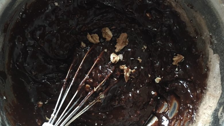 布朗尼,加入杏仁核桃仁