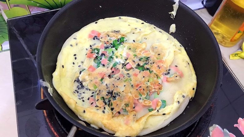 黑芝麻鸡蛋煎饼,营养全面超简单超快手!,再次翻面,煎10秒