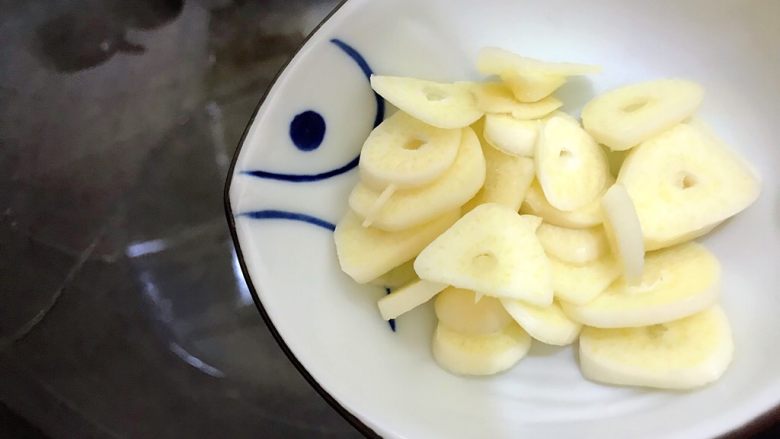 杭帮经典菜の肉片炒二冬,下大蒜