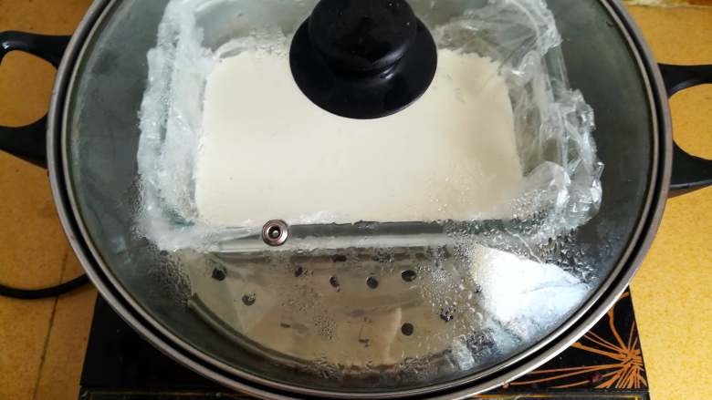 驴打滚,水开后放入锅中,中大火20分钟就能蒸熟