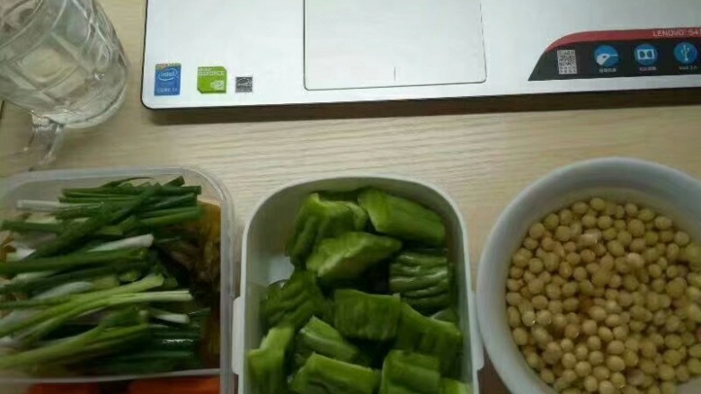 什锦汤,切碎好成条的瓜类薯类