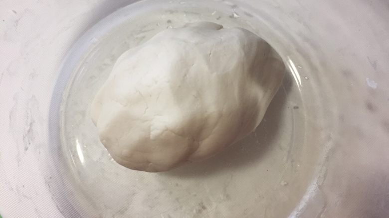 蜂蜜红糖粑粑,揉成面团,反正不要太干就好,每个品牌的吸水性不同,请适当增减