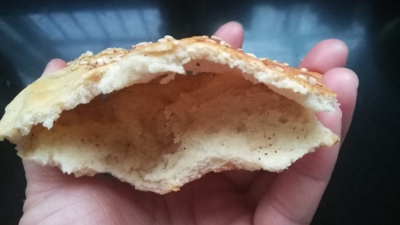 五香烧饼,里面还可以夹菜哦!