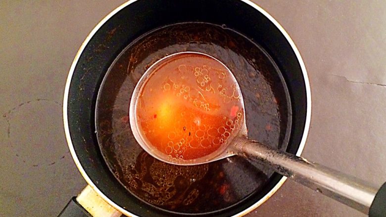 牛肉豆腐意面,大火熬2~3分钟。