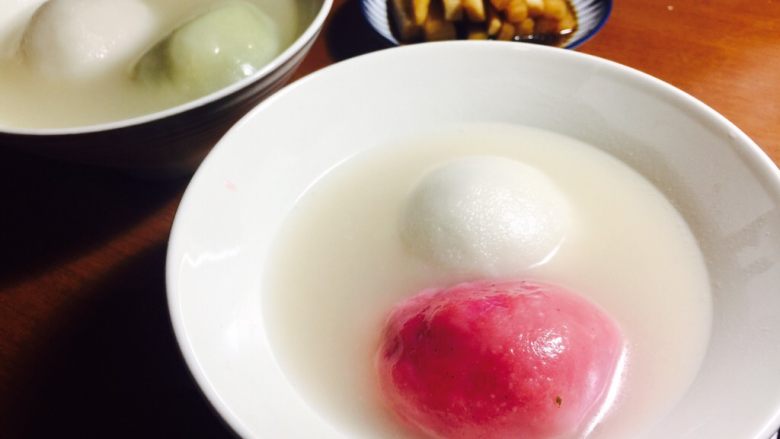 彩色糯米菜团／汤圆