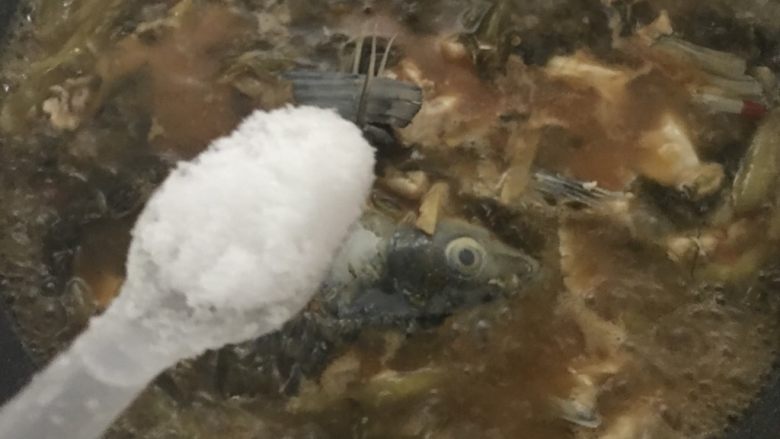 酸菜鱼(家庭微辣版),加点盐。